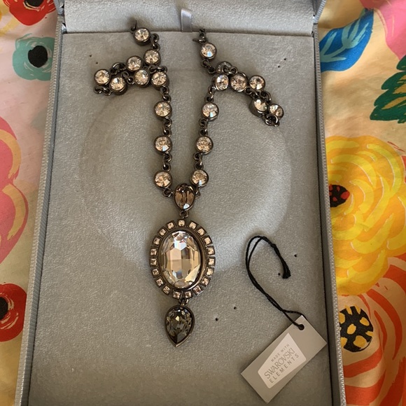 HOST PICK x2 💎 Swarovski Crystal Statement Necklace - Picture 3 of 5